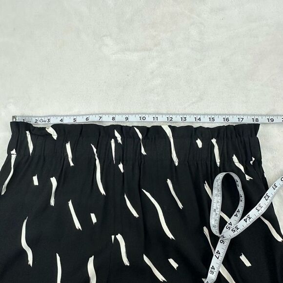 Loft‎ Women's L Paper Bag Waist Pull On Shorts Black White Abstract Stripe New - Picture 10 of 12